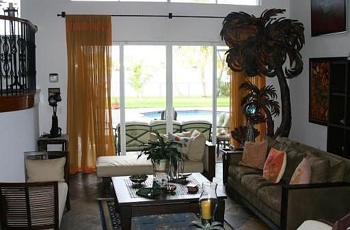 3rd image of 10433 S Lake Vista Cir