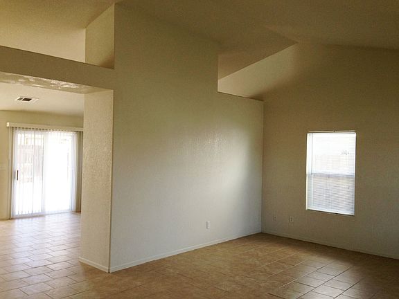 5th image of 725 Waterford Way