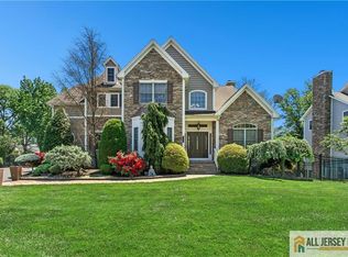 1 Hartman Ct, Clark, NJ 07066