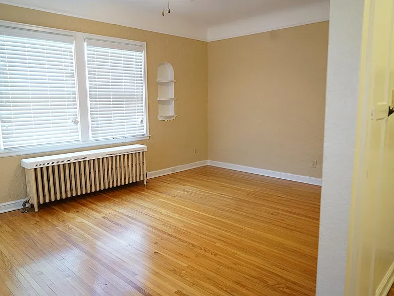 Grand Ave Apartments — Photo 10