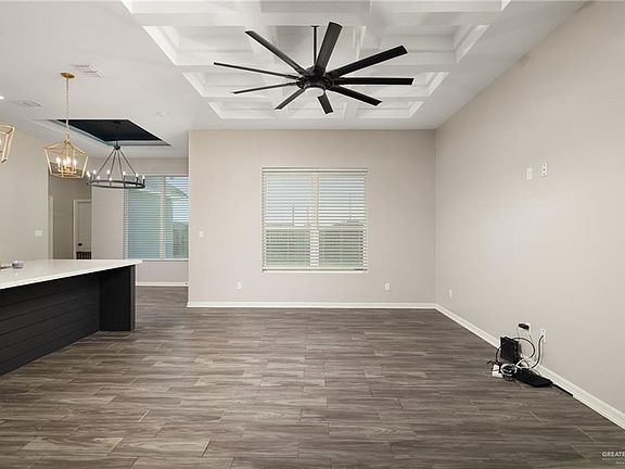 3rd image of 2813 Ulex Ave