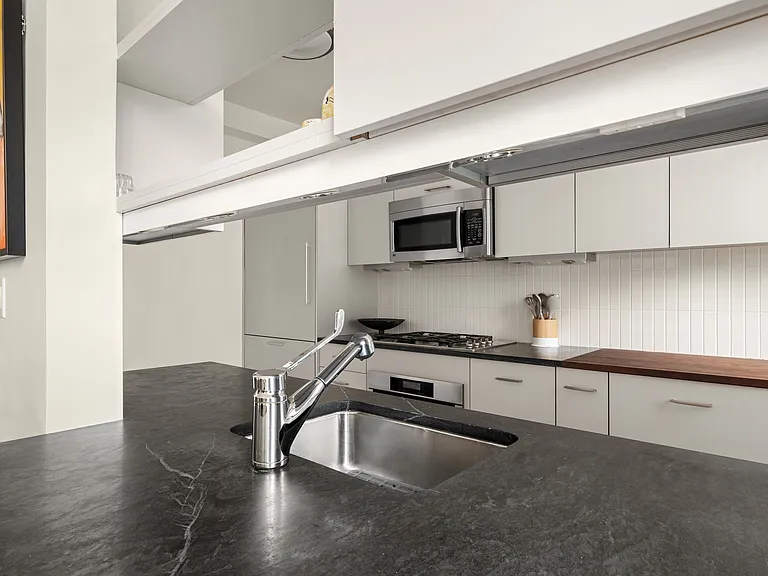 100 Riverside Blvd #8U — Photo 5