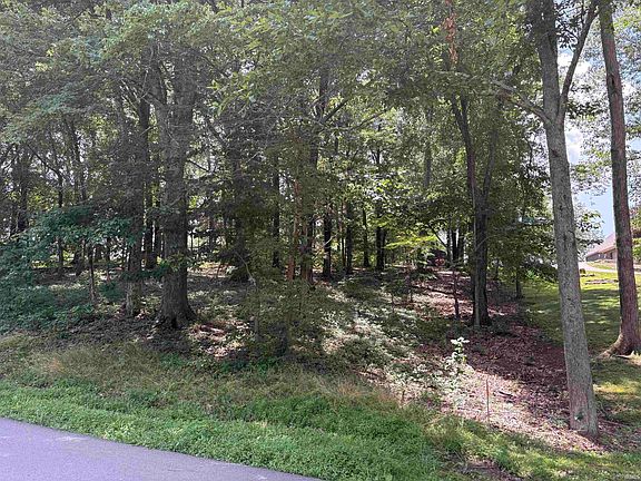 2nd image of 117 W Evergreen Plz N