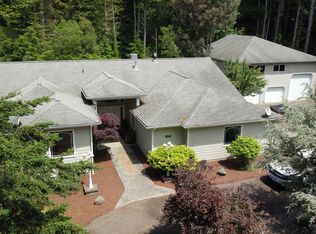 1150 Tideview Ter, Coos Bay, OR 97420