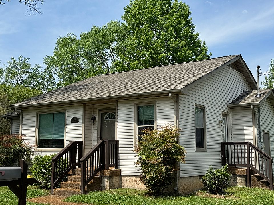 Spacious corner lot