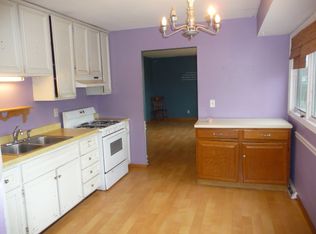 930 Sullivan Rd, Aurora, IL 60506