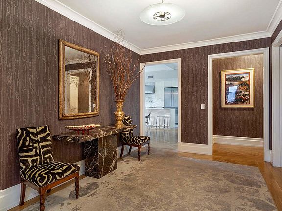 3rd image of 845 W End Ave #9EF