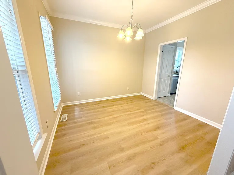 2509 Kentford Ct — Photo 9