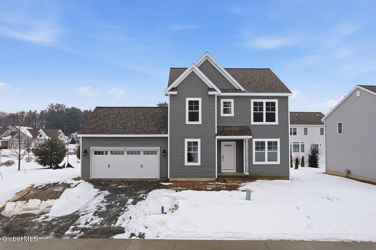1st image of 32 Bradley Circle