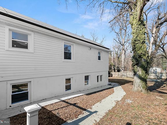 3rd image of 4818 Deanwood Dr