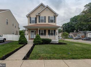 200 Sycamore Ave, Folsom, PA 19033