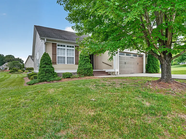 35 Copper Ct — Photo 2
