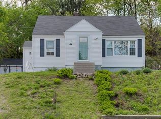 21 Falcon St, Worcester, MA 01603