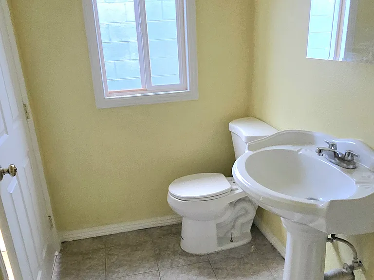 10683 San Fernando Rd — Photo 6