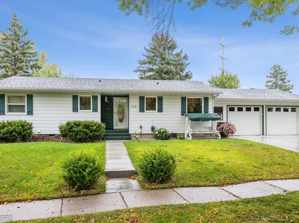 315 Cedar Ln, West Fargo, ND 58078
