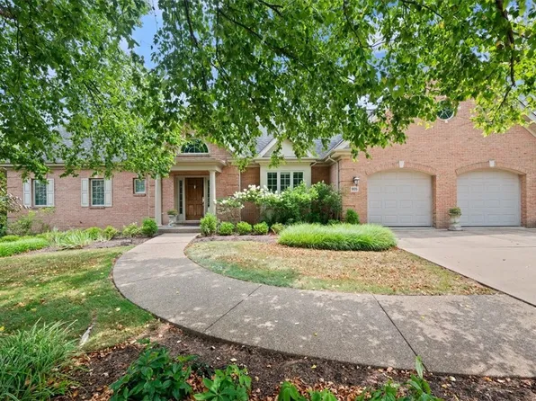 905 Red Oak Dr, Pittsburgh, PA 15238