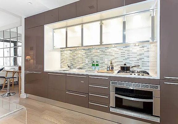 2nd image of 75 Wall St #29I