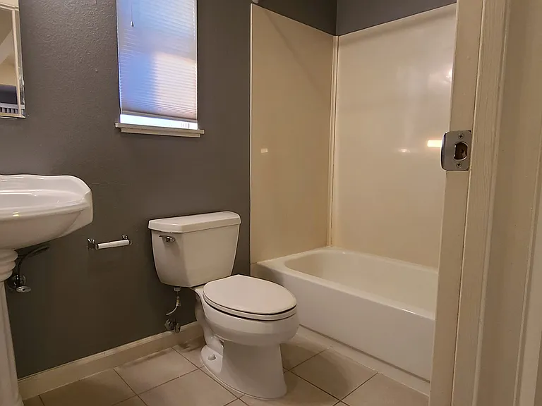 3240 Belmont Ave #B — Photo 10
