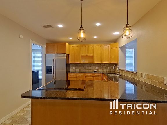 4th image of 2063 Los Lomas Dr