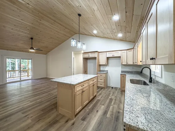 1082 Hilltop Rd, Murphy, NC 28906