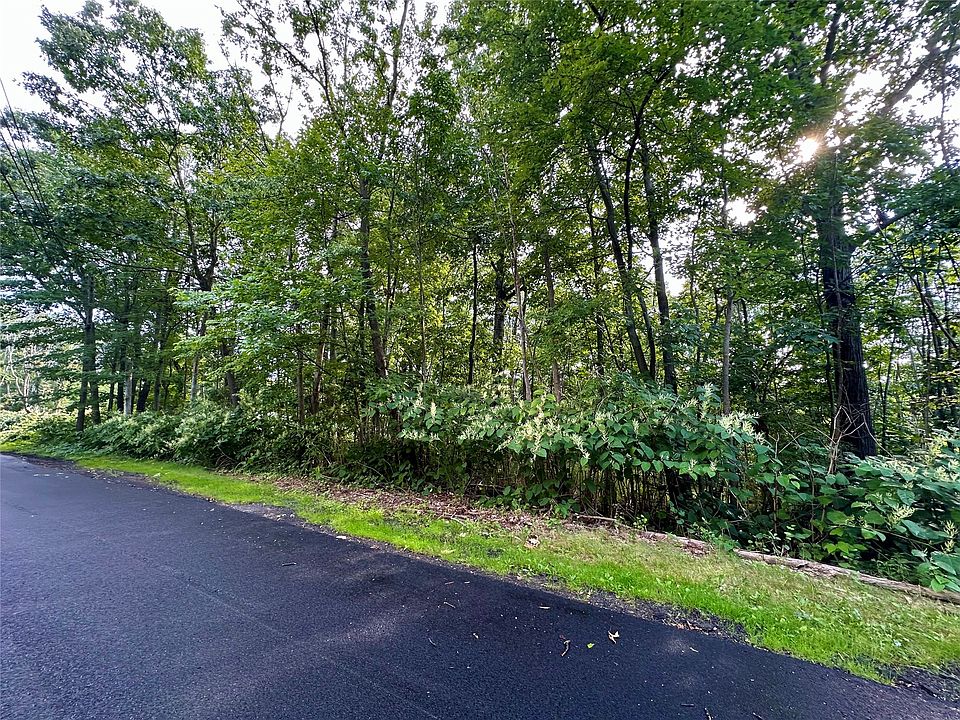 1st image of 32 Forest Hill Rd