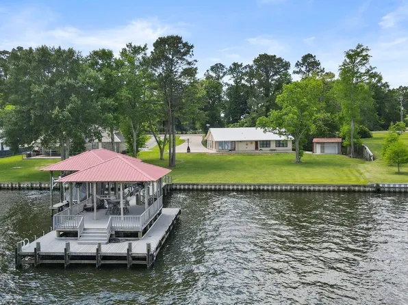 7130 False River Rd, Oscar, LA 70762