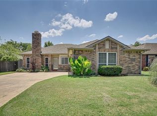 1710 Holly Spring Ct, Arlington, TX 76018