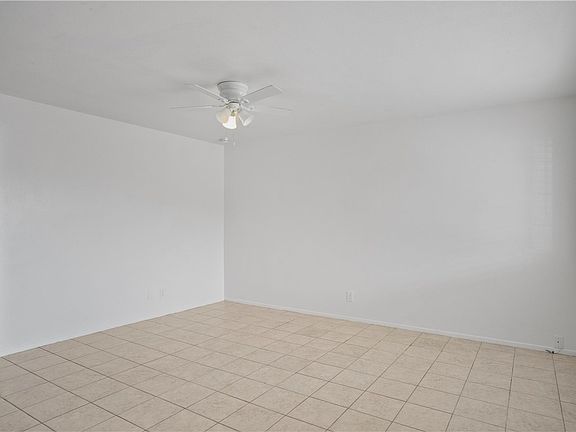 5th image of 2237 Davis Avenue