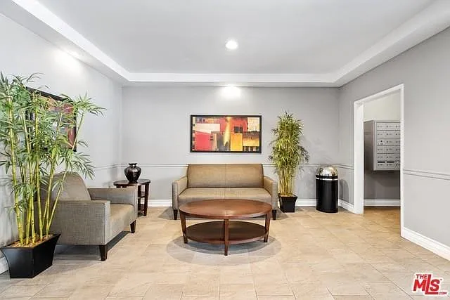 1250 N Kings Rd #301 — Photo 27