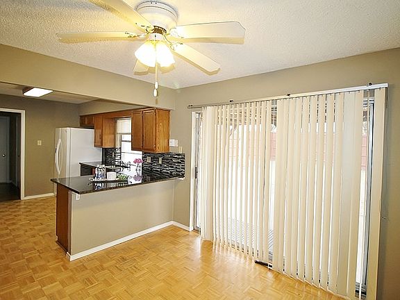 4th image of 137 N Crestwood Blvd