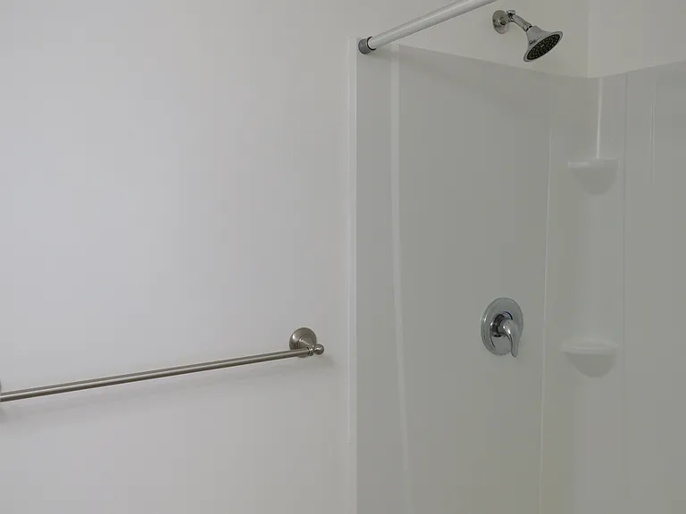 2/2 Master bath