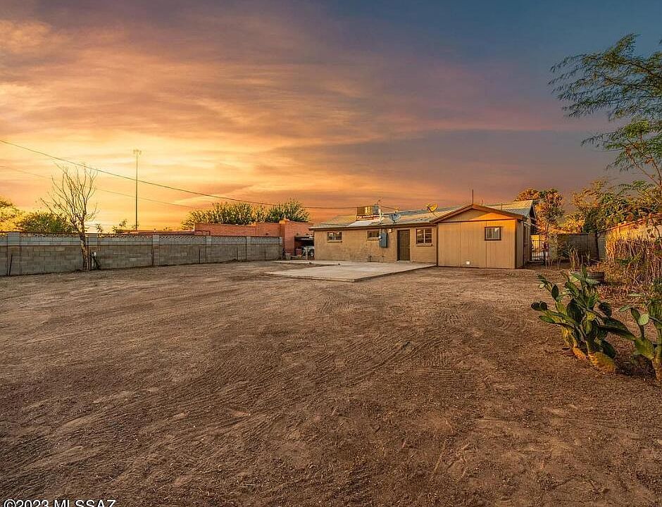 1st image of 957 W Calle Francita