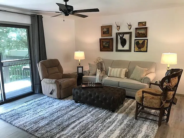 19 Lunsford Ln — Photo 11