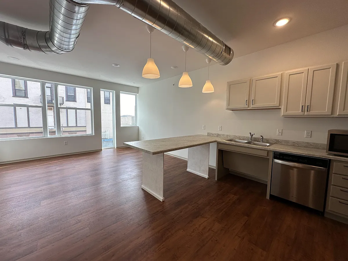 Building Photo - 307 N 3rd St #204
