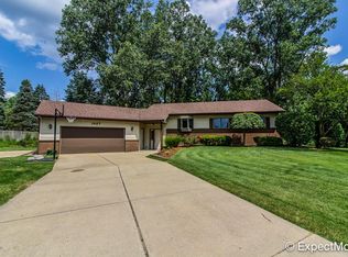 1927 Mapleview St SE, Kentwood, MI 49508