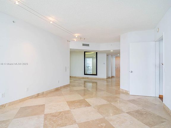 4th image of 21055 Yacht Club Dr APT 2104
