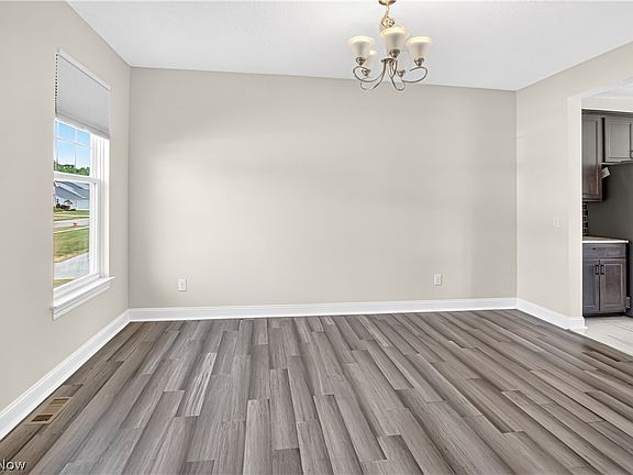 4th image of 2335 Norton Pl