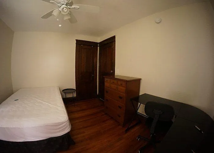 907 Genesee St — Photo 18