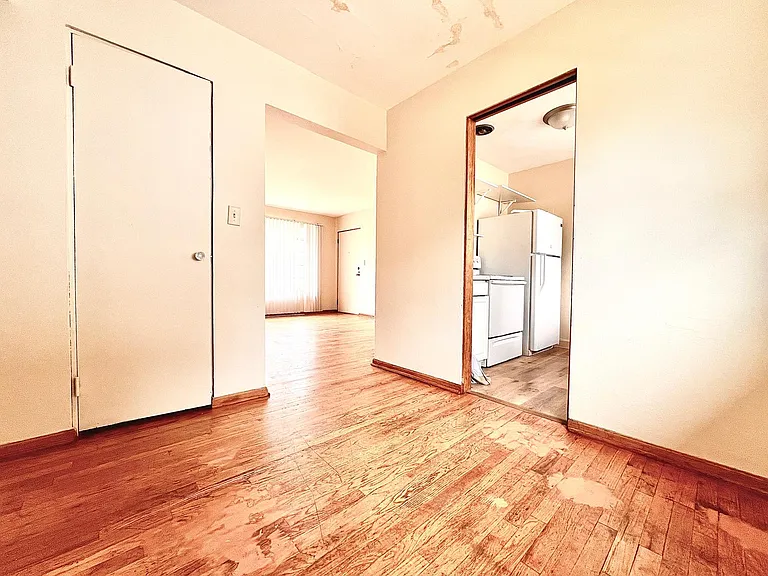 2530 Pleasant St #4 — Photo 13