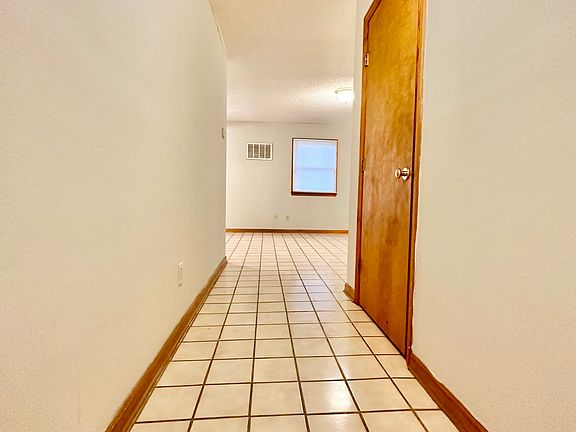 2nd image of 105 Mountain View Dr #C