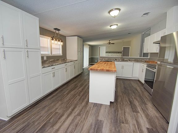 5th image of 13964 Sanderson Cir