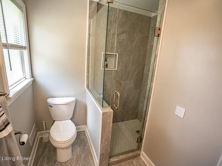 9008 Haviland Ave — Photo 19