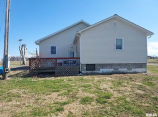 1906 N Ina Ln, Belle Rive, IL 62810