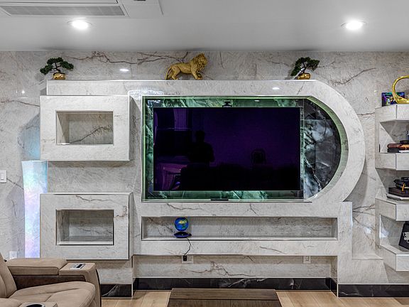 4th image of 552 Dreamland Rd