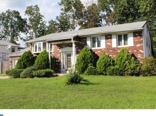 921 Grenville Dr, Turnersville, NJ 08012