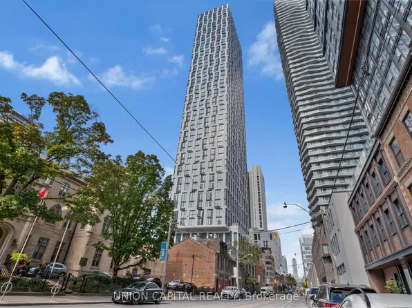 252 Church St #2611, Toronto, ON M5B 0E6