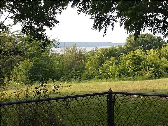 2nd image of 132 Runaway Bay Dr