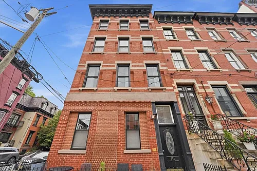 941 Garden St #1 Photo 1