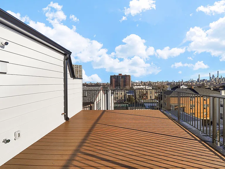 222 Washington Pl — Photo 35