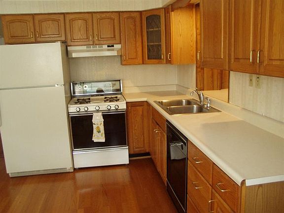 5th image of 6657 Woodcrest Dr
